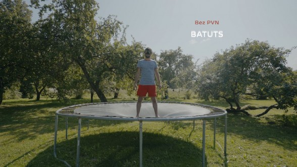 Raksta attēls - Grupa Bez PVN katra mēneša 8.datumā prezentē jaunu dziesmu.  Oktobrī piedāvājam palēkāt uz “Batuta”!
