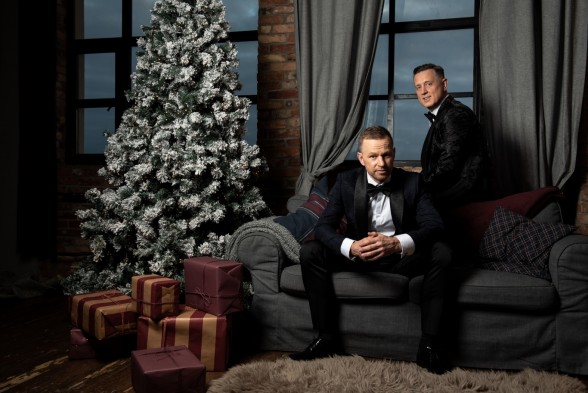 Raksta attēls - Normunds Rutulis un Māris Ozols Ziemassvētkus gaidot, dāvina dziesmu SIRDS