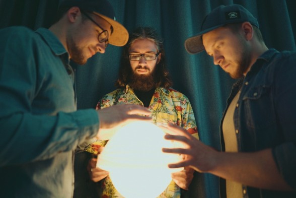 Raksta attēls - Rokmūzikas trio B OPTIMIST piedāvā jaunu  dziesmu un videoklipu "Nāku katru nakti"