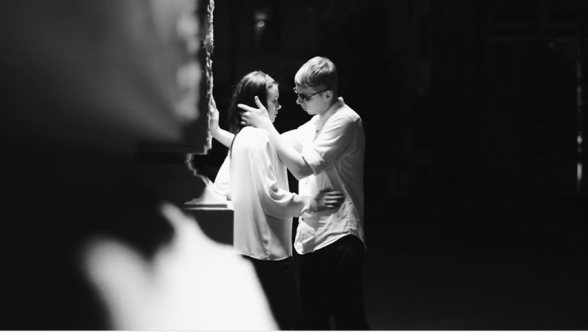 Raksta attēls - "Singapūras Satīns" piedāvā jaunu, romantisku videoklipu "Kadiljakā"