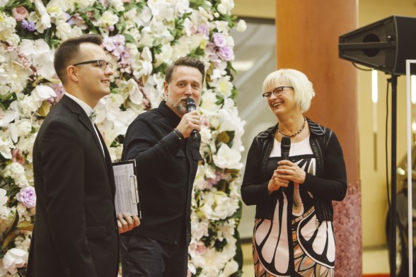 Raksta attēls - Ieskaties izstādes  "Divdesmitgades populārākie albumi" atklāšanā (FOTO)