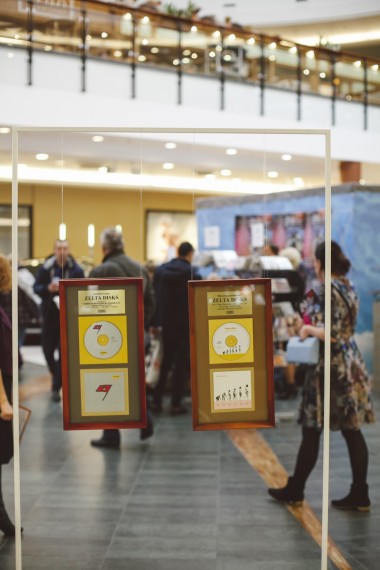 Ieskaties izstādes  "Divdesmitgades populārākie albumi" atklāšanā (FOTO)