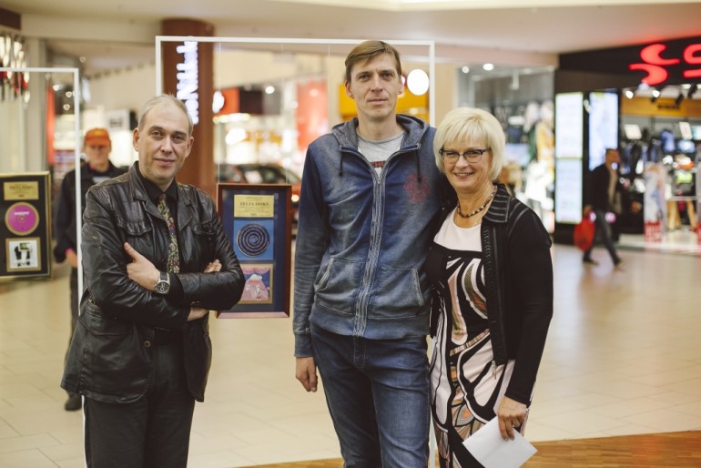Ieskaties izstādes  "Divdesmitgades populārākie albumi" atklāšanā (FOTO)