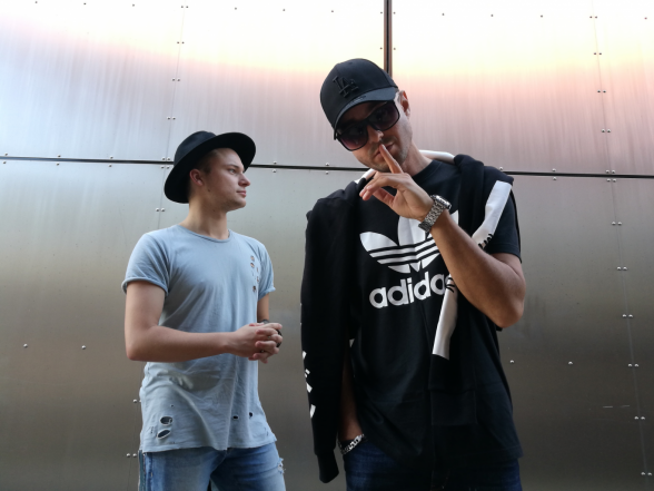 Raksta attēls - Rassell publicē jaunu dziesmu ''Dope'', piedaloties Edvardam Griezem