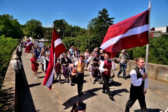 Raksta attēls - Vācijā izskanējuši latviešu dziesmu un deju svētki “Eslingenas Dziesmu svētkiem 70”