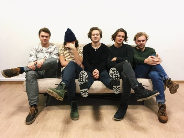 Raksta attēls -  "Carnival Youth" iepazīstina ar jauno grupas dalībnieku