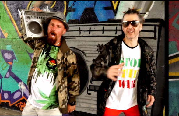 Raksta attēls - Normunds Rutulis remiksējis "Riga Reggae" dziesmu "Zvans pie durvīm"