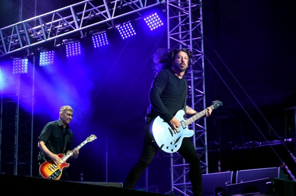 Raksta attēls - Trīs stundas laimes! Fani sajūsmā par Foo Fighters koncertu Lucavsalā.