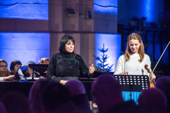 Raksta attēls - Inese Galante un izcili Latvijas mūziķi gatavo Ziemassvētku koncertu Doma baznīcā 