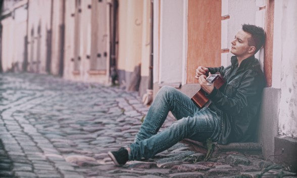Raksta attēls - Mārtiņš Ruskis izdod singlu "Pūdera miglā"