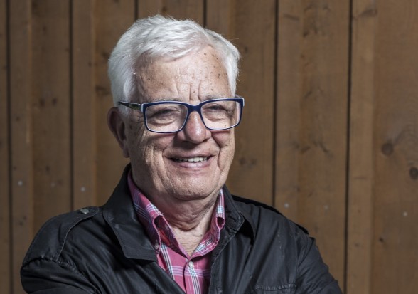 Raksta attēls - Raimonds Pauls dodas pie bitēm